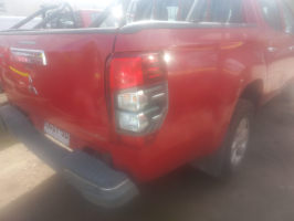 MITSUBISHI L200 2.4 KATANA CRT 4X4 AÑO 2022 (SANTIAGO)  RXDY30